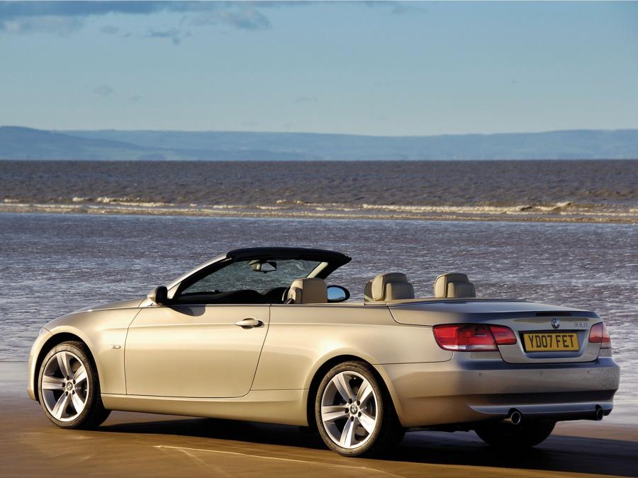  BMW 335i Convertible 2007 года  (UK) (фото 2 из 8)
